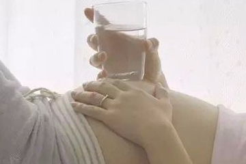 孕妇喝水要喝温水吗