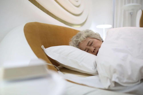 女人更年期睡不着怎么办