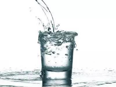喝水可以给肌肤补水吗