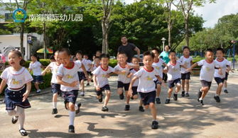 幼儿园毕业班教师和幼儿深情对白