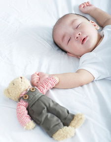 婴儿睡姿看出潜在疾病的原因