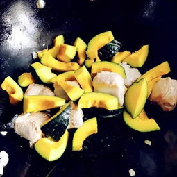 南瓜炖土豆排骨