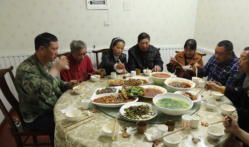 吃定亲饭娘家亲戚用花钱不