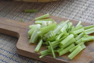 山药炖排骨和芹菜炒肉可以一起吃吗?