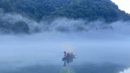 大下雨天应景的心情说说